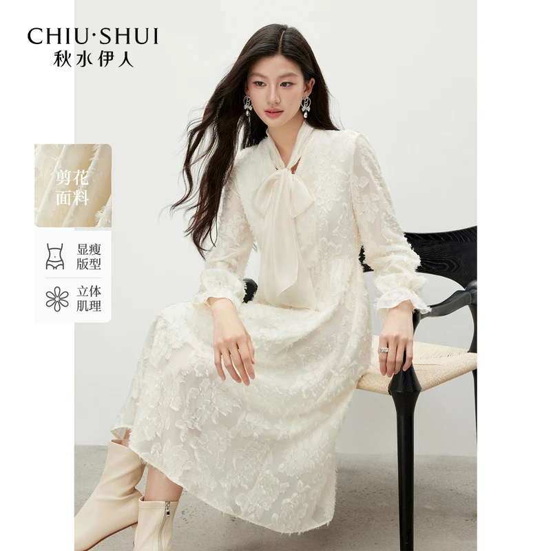 秋水伊人提花裙子2025年冬季新款时领口飘带连衣裙625408D020155