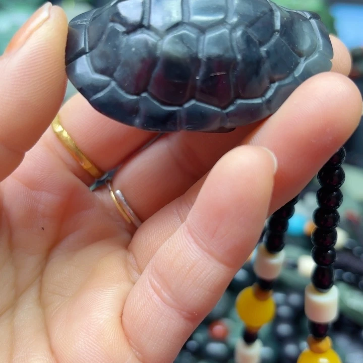 颈饰未镶嵌和田玉（糖玉）