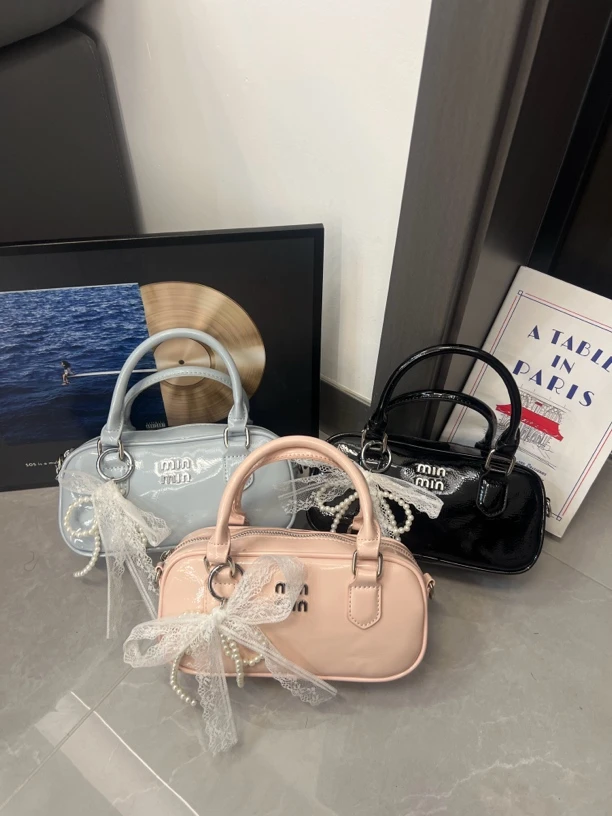 带挂件！亮面纯色枕头包