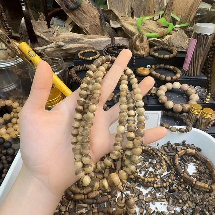 沉香碎屑沉香达拉干沉香0.8大18克➕沉香碎屑多样性