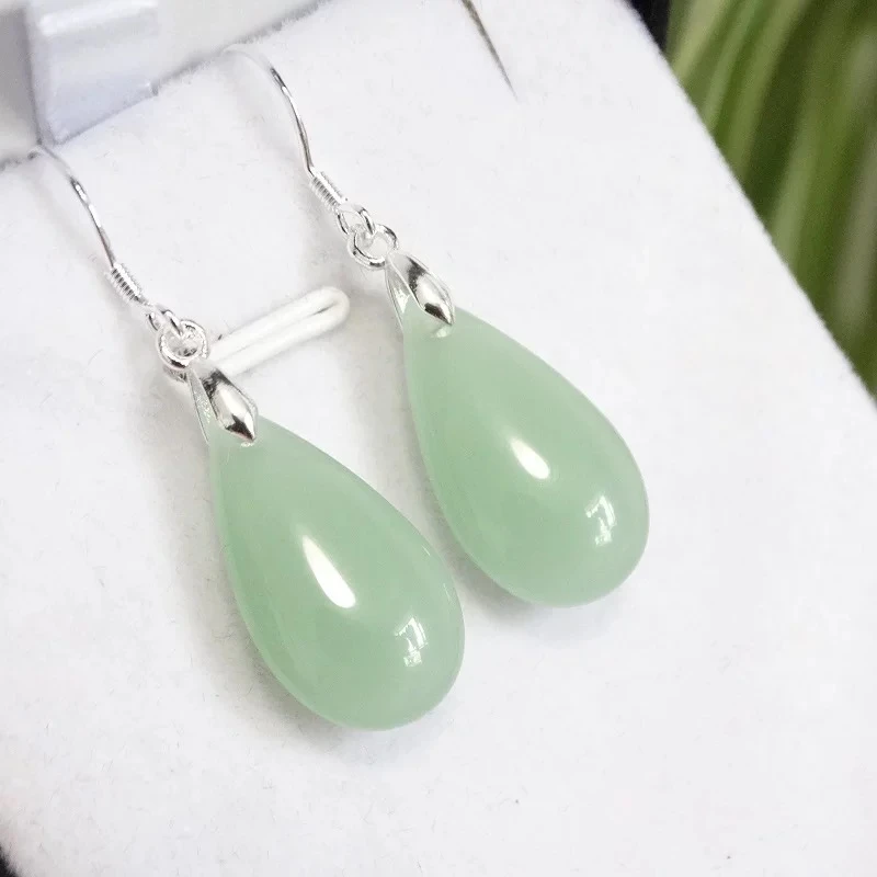 【雪莉珠宝】  石英质玉东陵玉女士水滴耳坠s925银（耳钩）