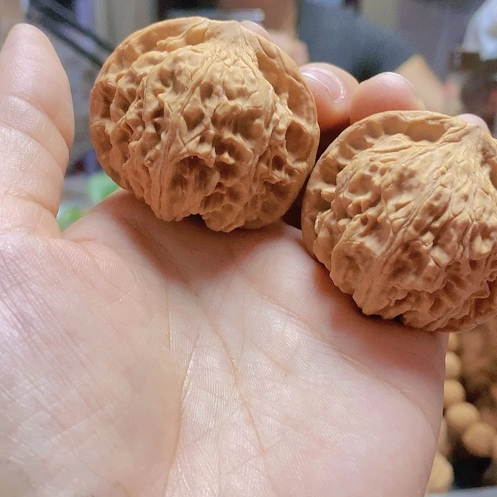 【闪购商品】文玩核桃把件45.5红狮子