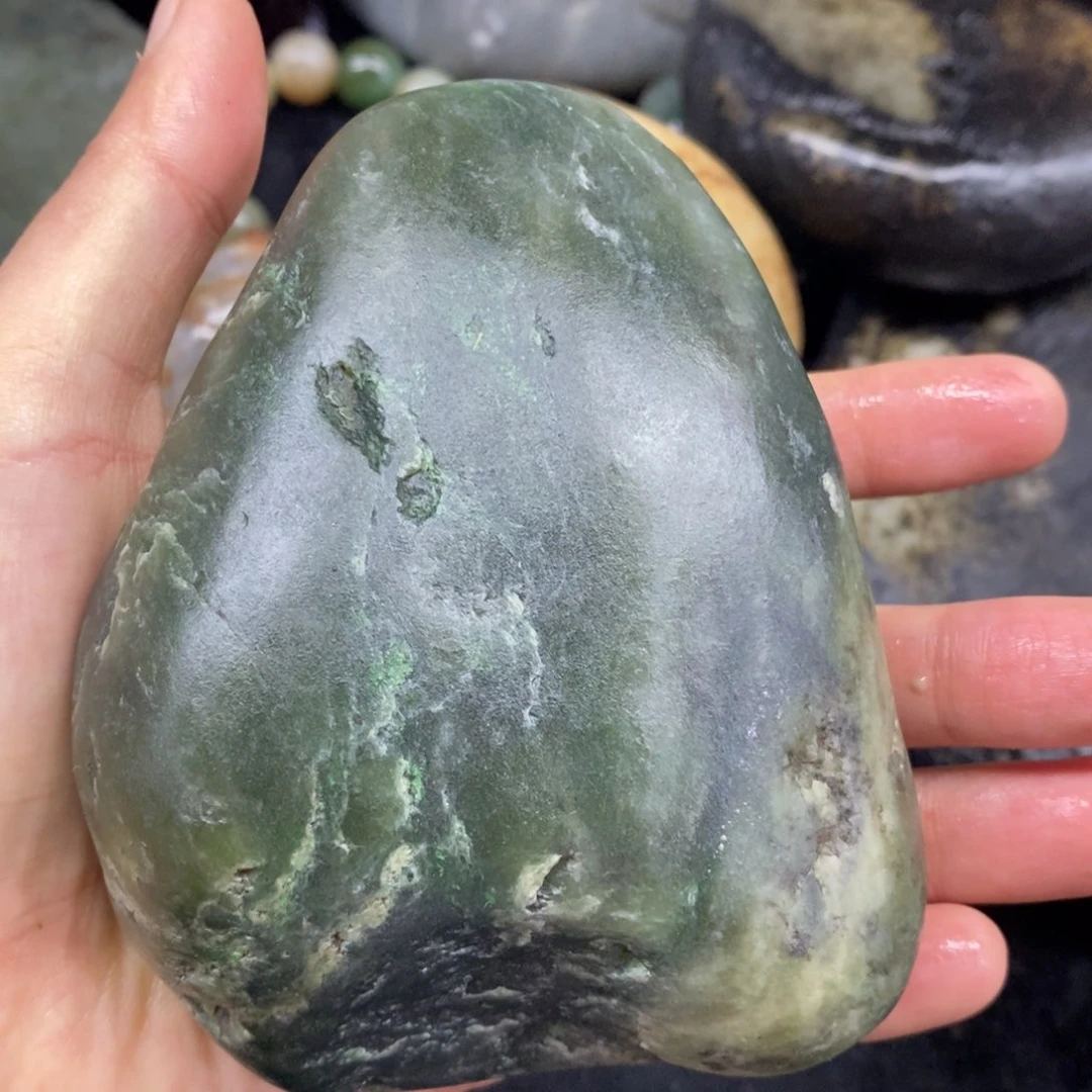 未镶嵌和田玉（糖玉）挂件王*{