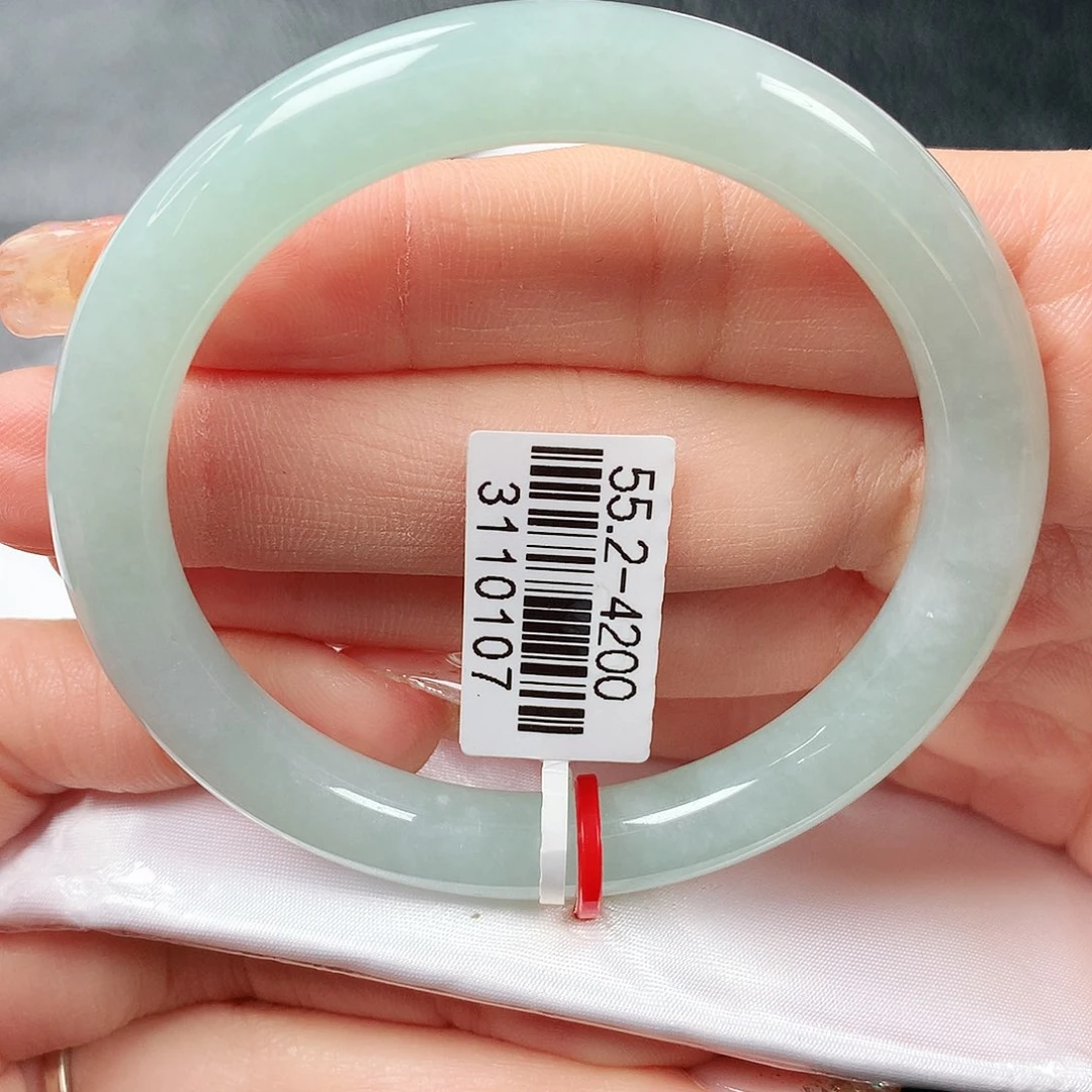 翡翠手镯未镶嵌冰果绿圆条55圈口39号