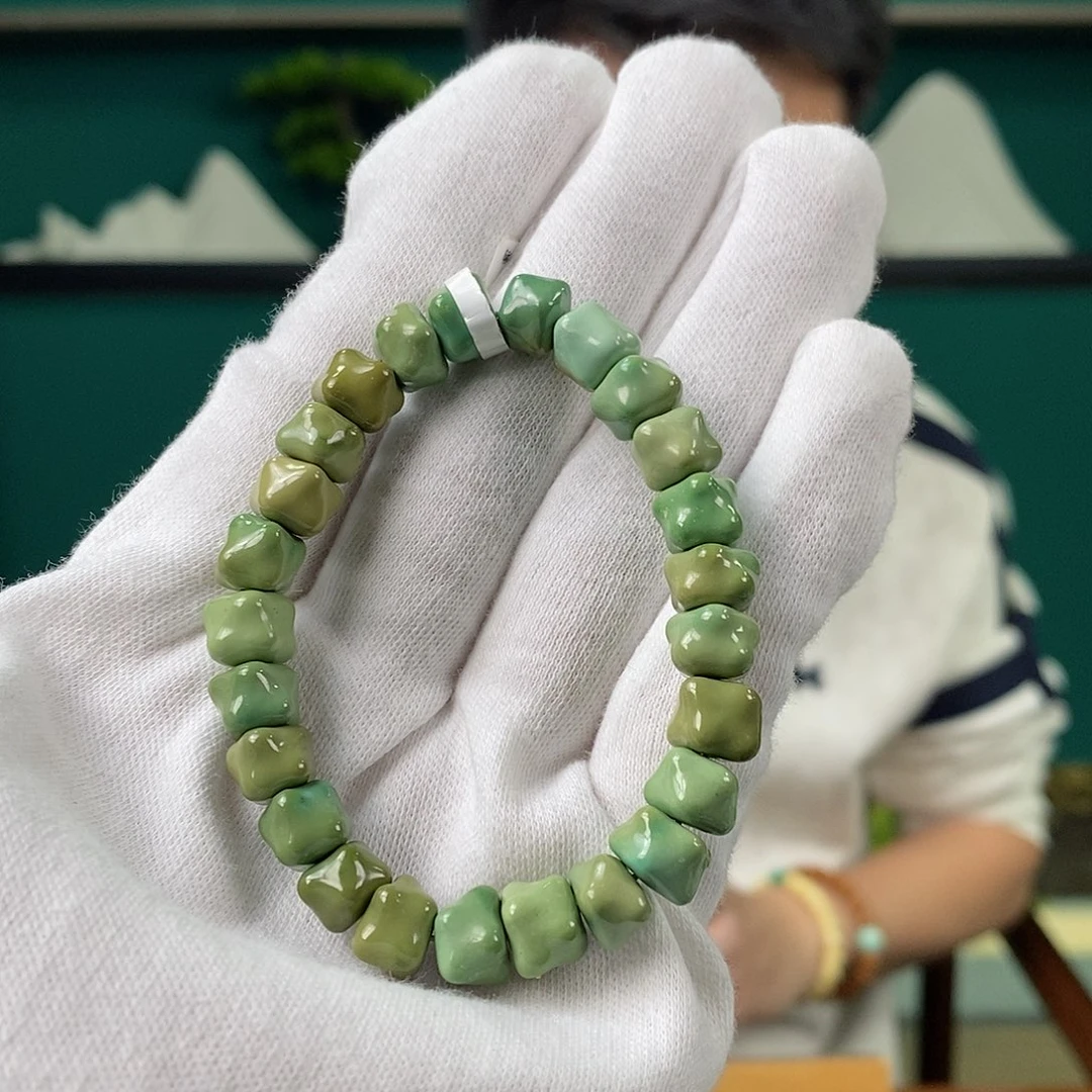 上***声绿松石未镶嵌珠宝奇石