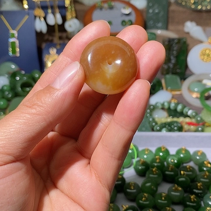 z***g和田玉（糖玉）未镶嵌吊坠(不含链)