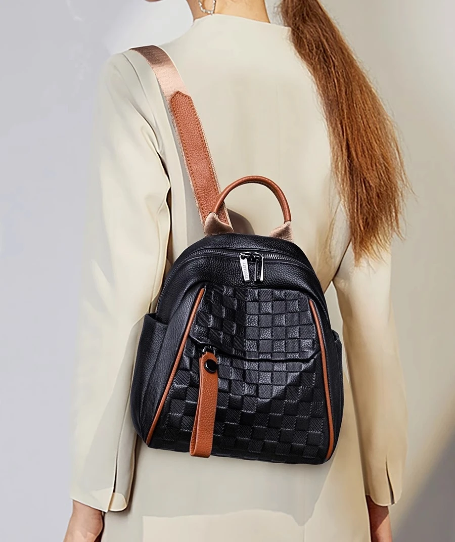 真皮双肩包女新款时尚百搭菱格小包女头层高级轻便软皮宽肩带背包