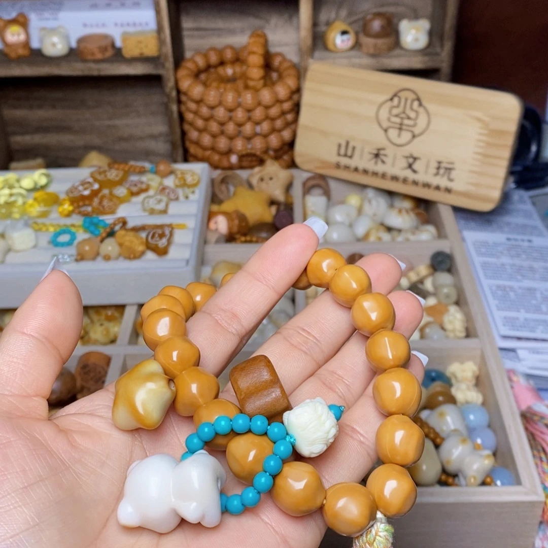 K***.吊坠猴头核桃胖心手持线雕小熊蓝跑星星小熊