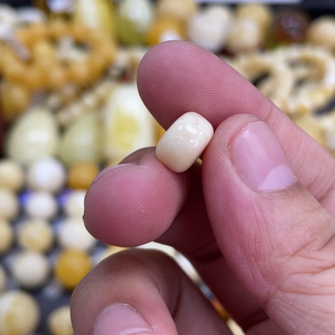 未镶嵌琥珀珠宝奇石9.9*6.4mm瑕疵