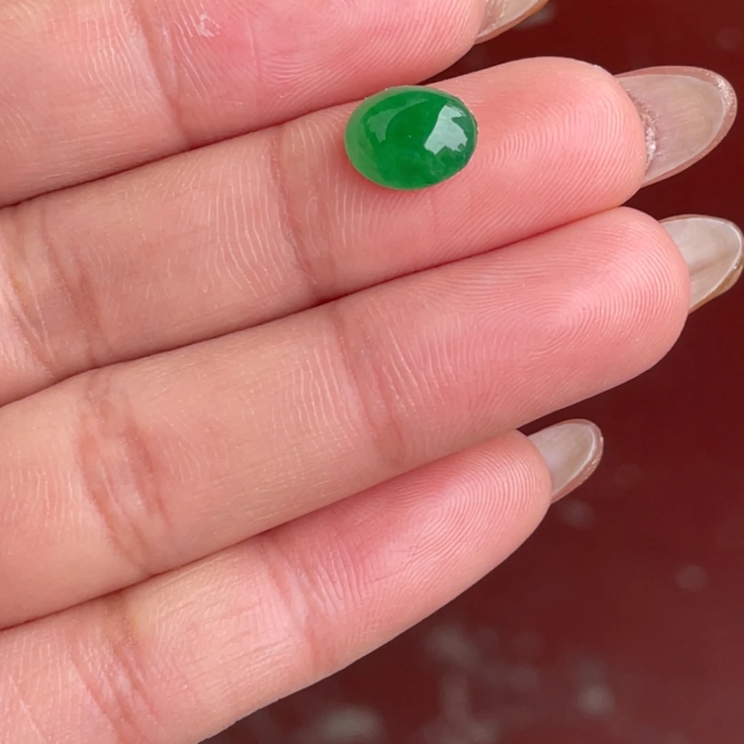 翡翠颈饰未镶嵌蛋面