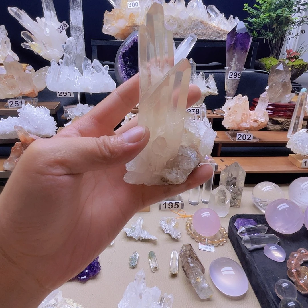 石材黄水晶