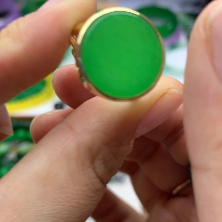 颈饰未镶嵌翡翠吊坠