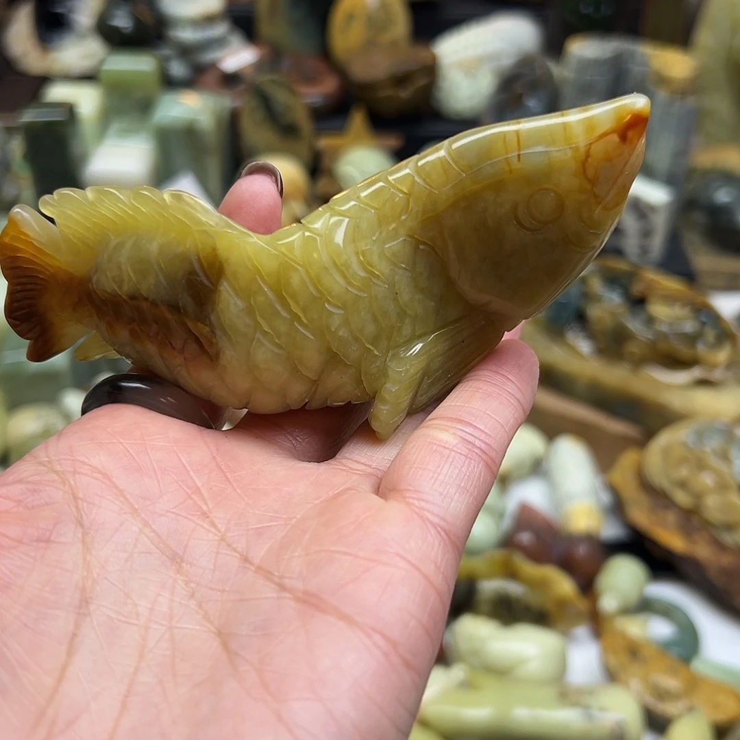 岫玉未镶嵌颈饰玉石王花玉摆件鱼有点小纹纹