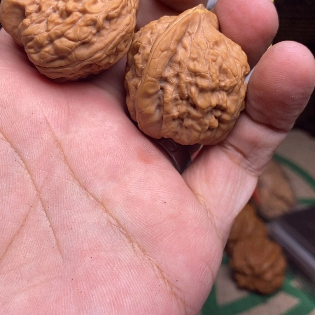 沉***.文玩核桃吊坠九月