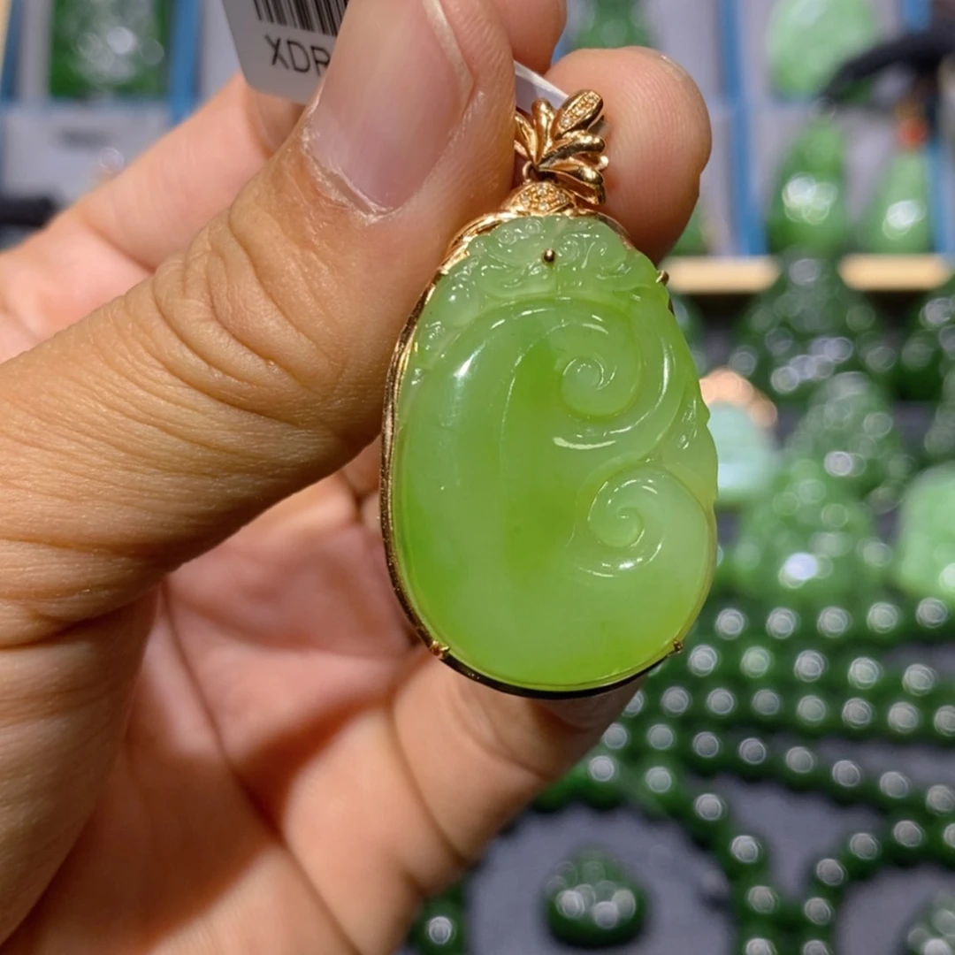 【闪购商品】和田玉吊坠(不含链)18K金镶嵌苹果绿如意 30/21