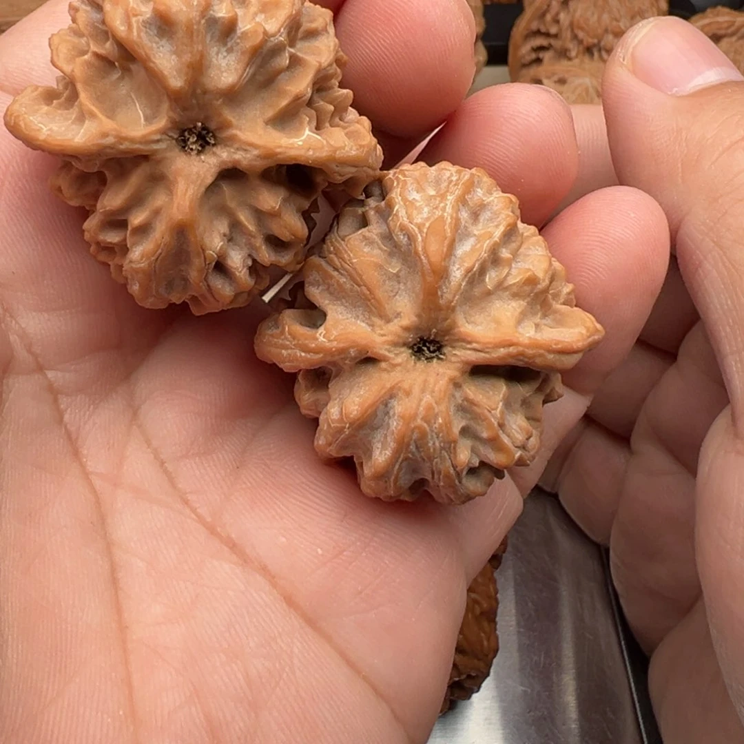 文玩核桃把件乐**中苹果