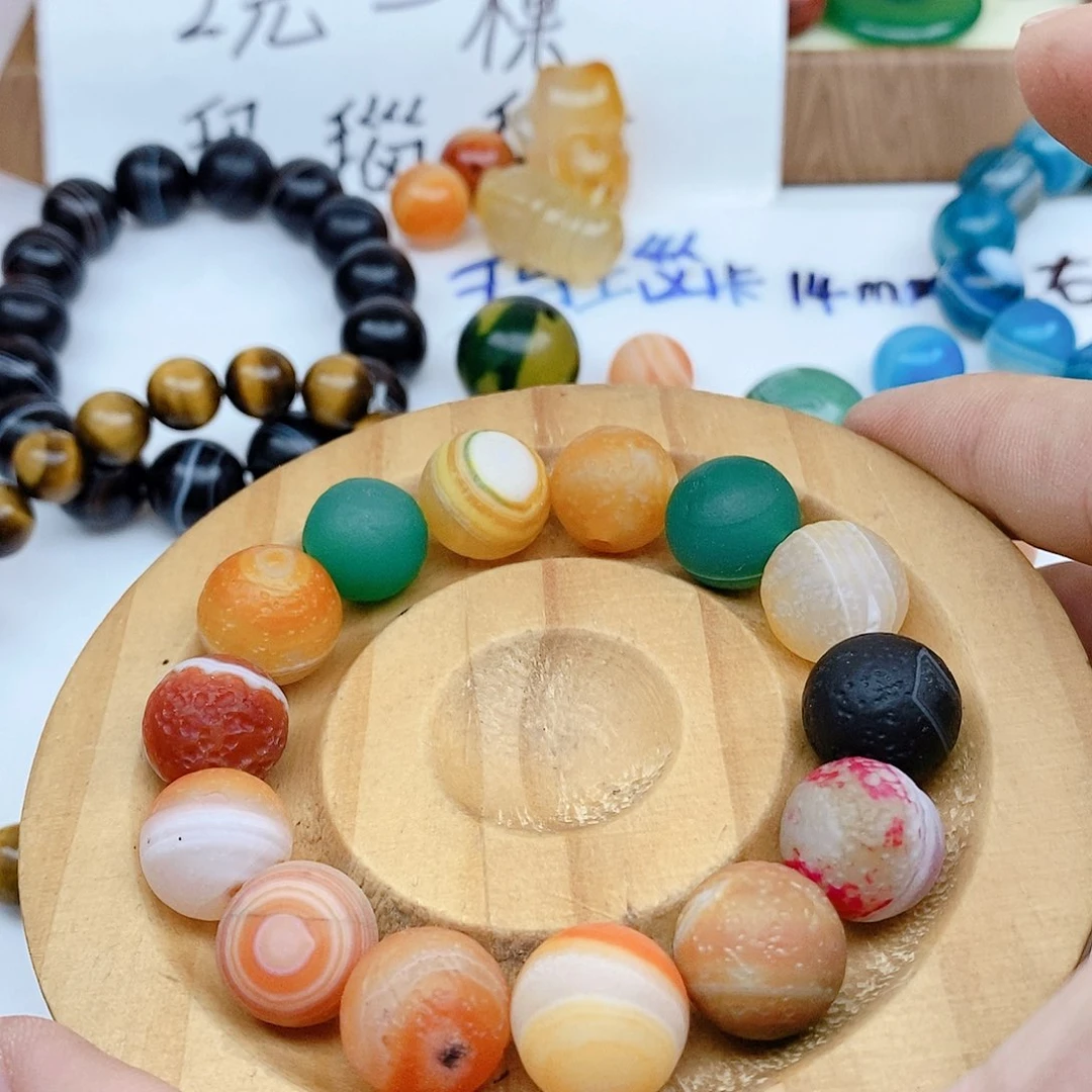 合金颈饰玛瑙/玉髓理*