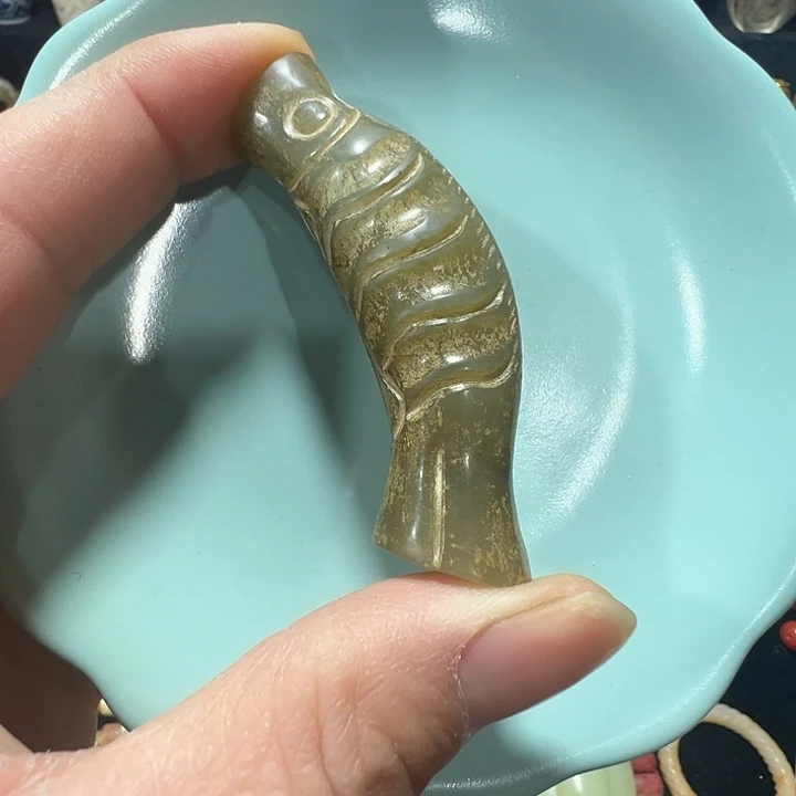 透闪石质玉未镶嵌挂件