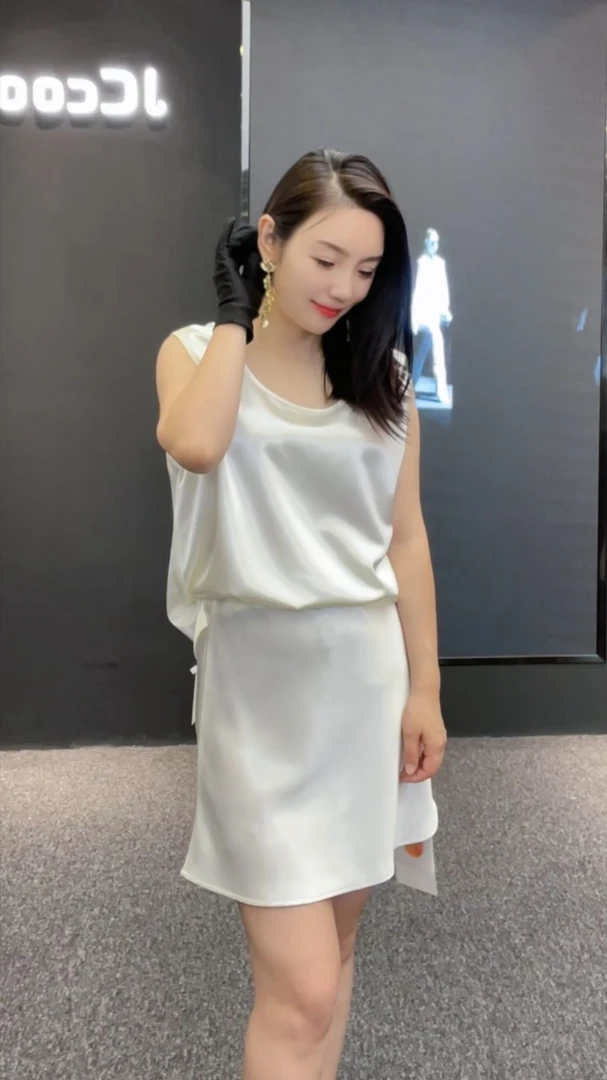 100醋酸背心无袖上衣半身裙短裙2025新款两件套职业轻奢时尚套装