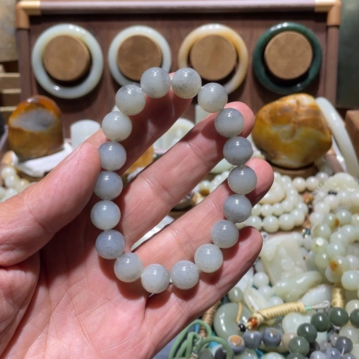 和田玉（青白玉）未镶嵌颈饰