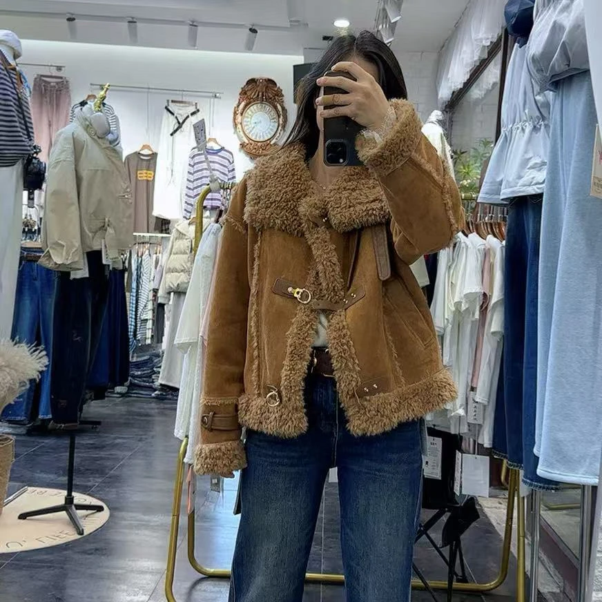 冬季新品加厚保暖防皮毛一体短款皮草外套女上衣高档精致通勤洋气