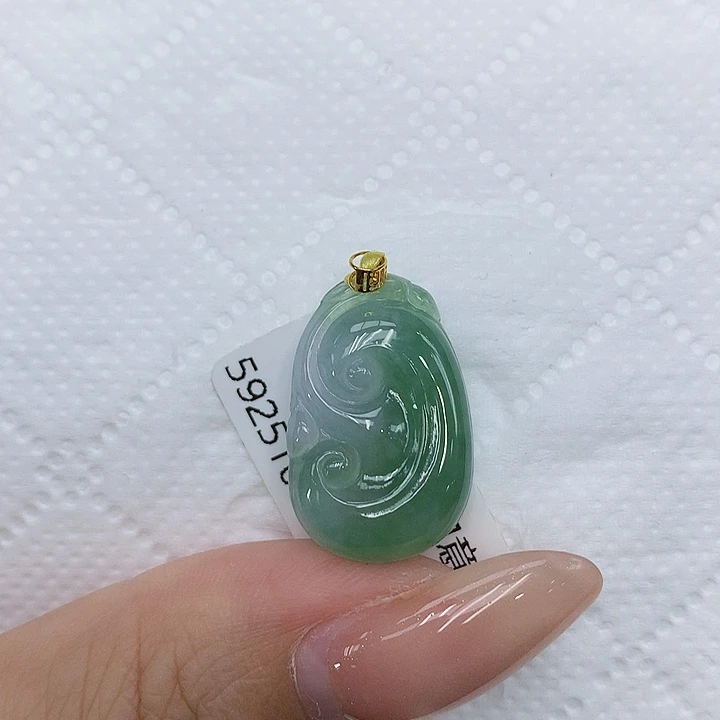 颈饰18K金镶嵌翡翠