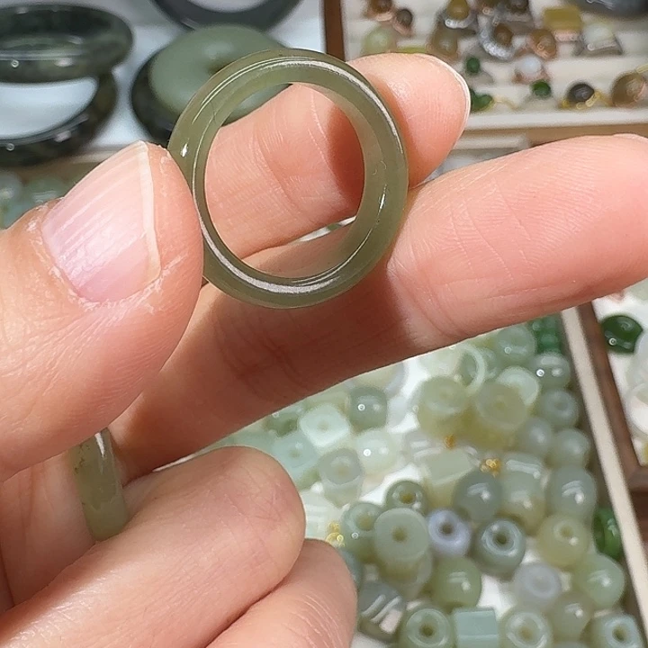 E***e和田玉未镶嵌戒指17.1内径178