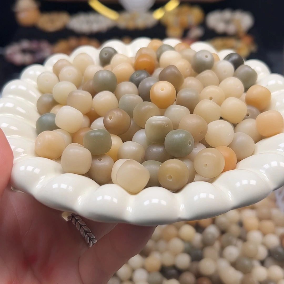 菩提根/象牙果手串微瑕12老料原色桶150颗