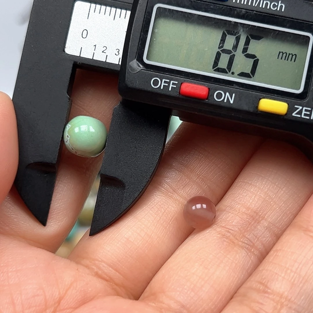 南红玛瑙未镶嵌珠宝奇石