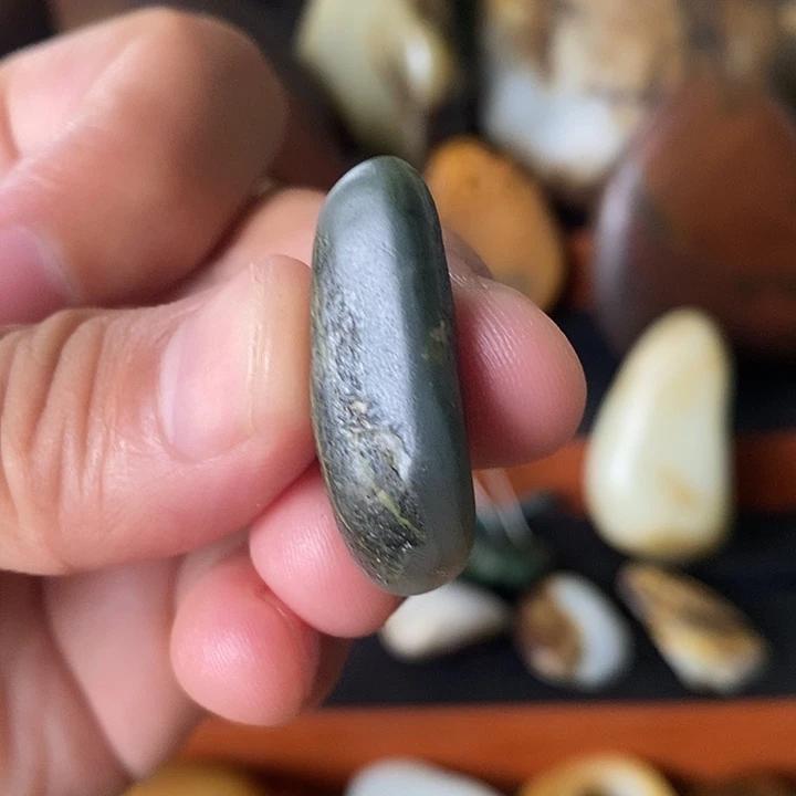 颈饰未镶嵌和田玉（子料）