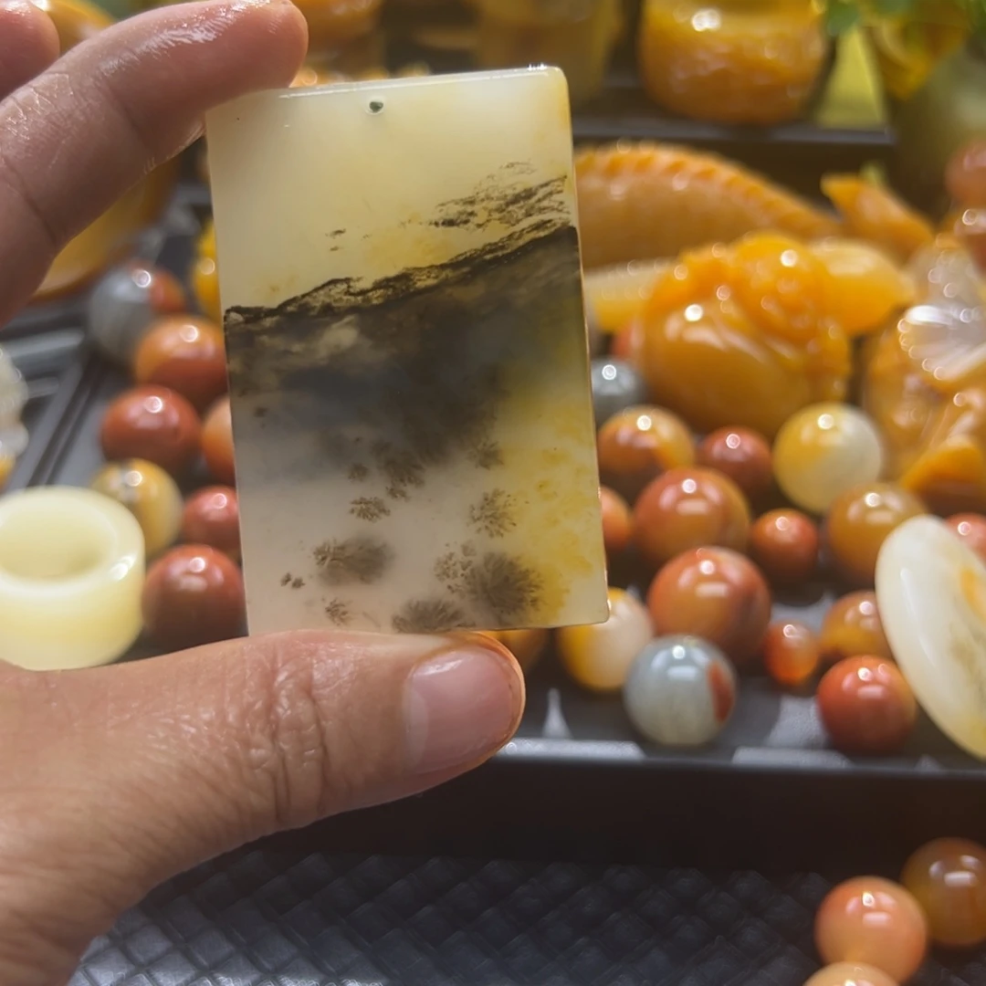 石英质玉未镶嵌颈饰