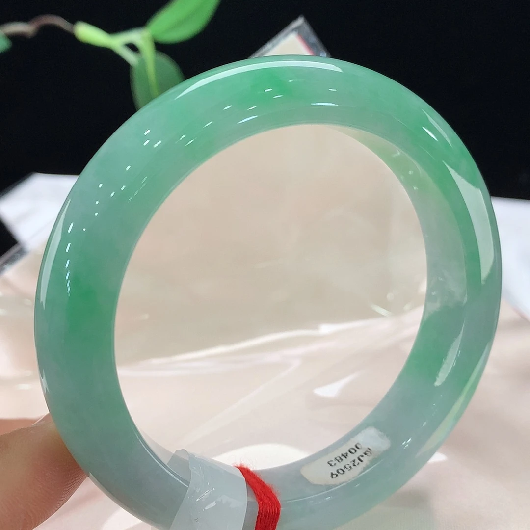 翡翠未镶嵌手镯0483