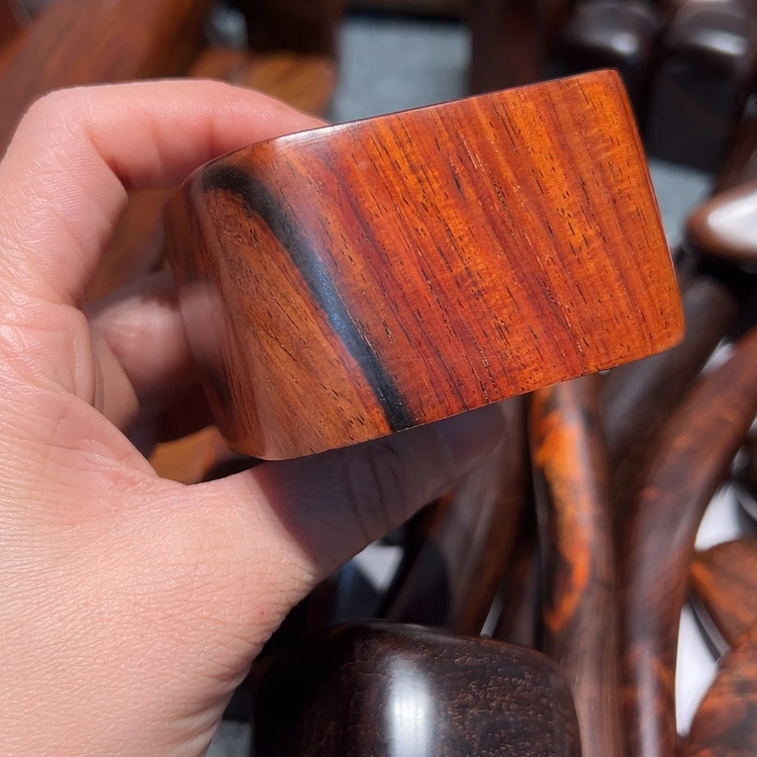 交趾黄檀（大红酸枝）李*轻