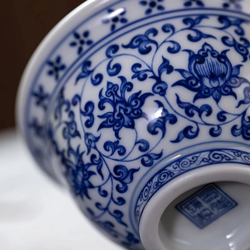 青花金刚莲压手杯-景德