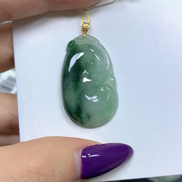 翡翠18K金镶嵌颈饰挂件