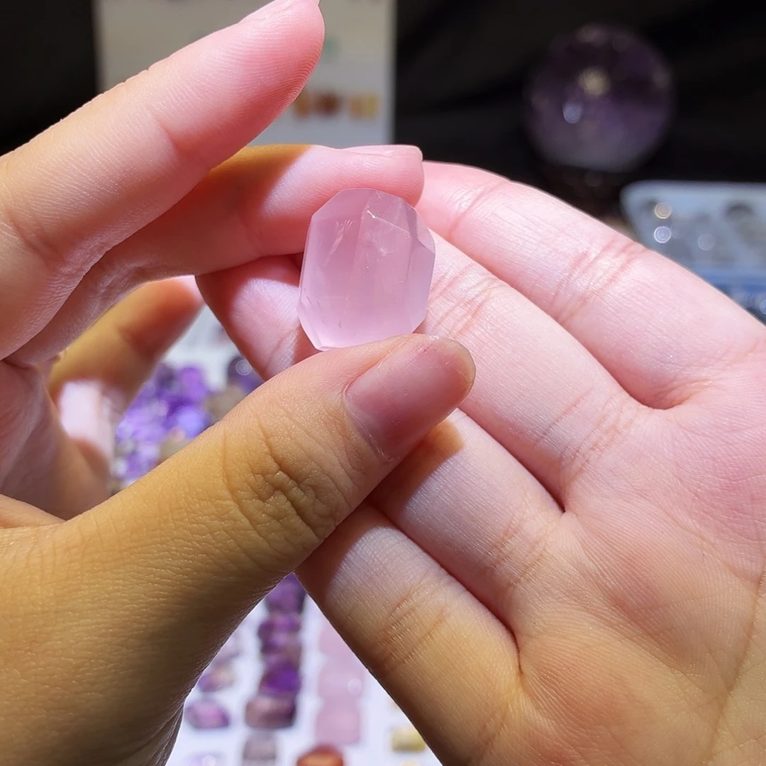 未镶嵌水晶吊坠(不含链)粉水随形 打孔定制不退换