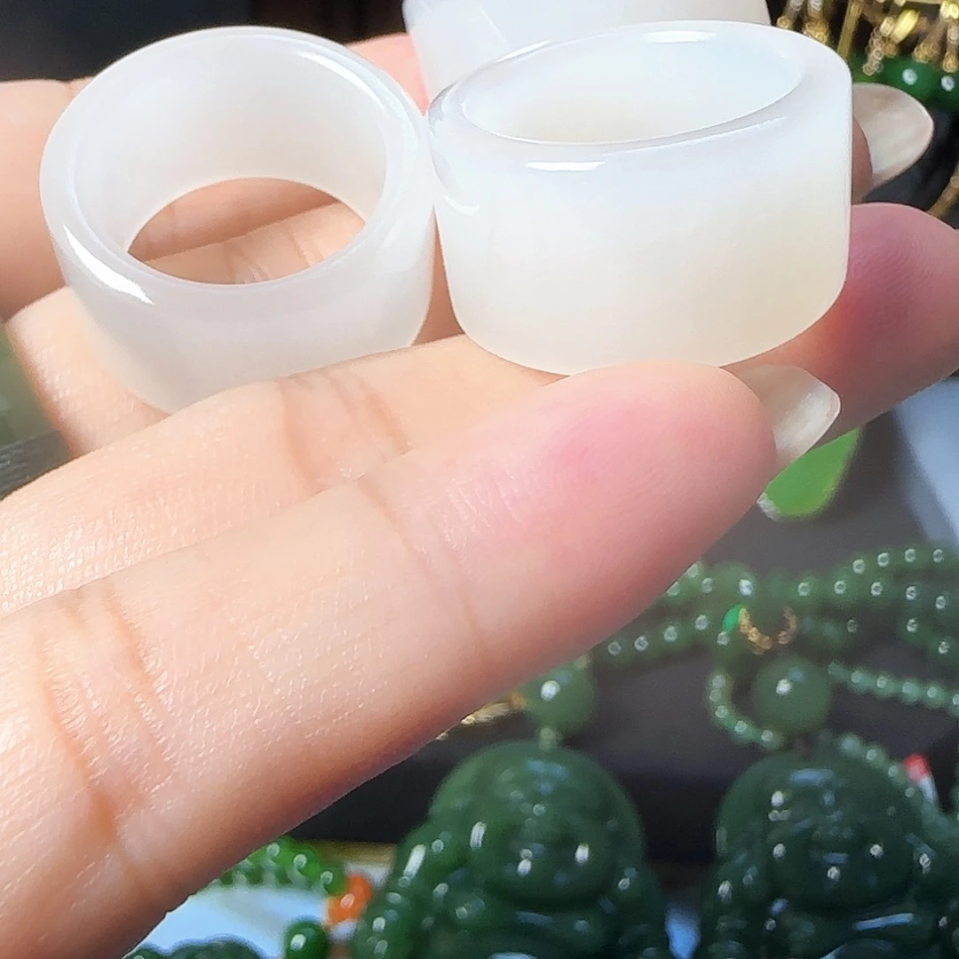 未镶嵌戒指和田玉多样性发一