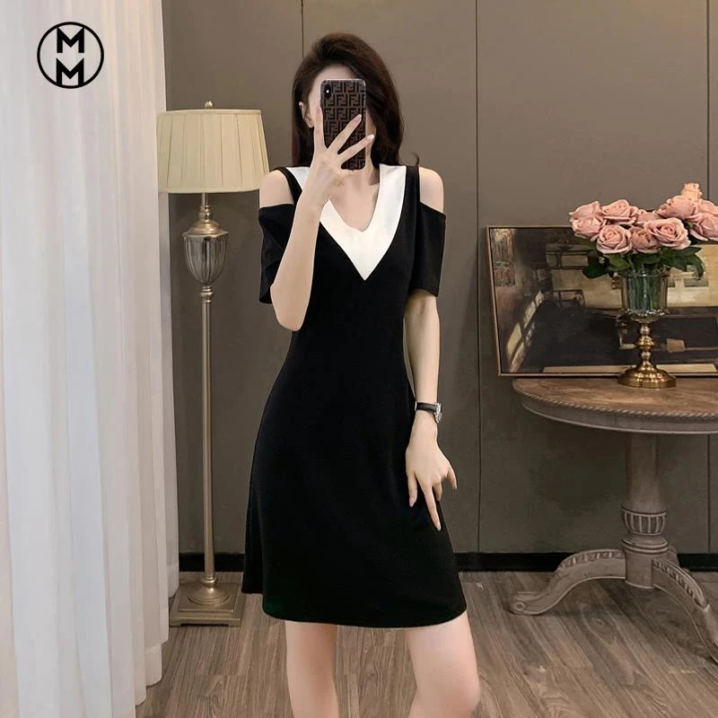 MM黑色露肩领连衣裙女夏季显瘦气质小黑裙洋气减龄小个子休闲恤裙