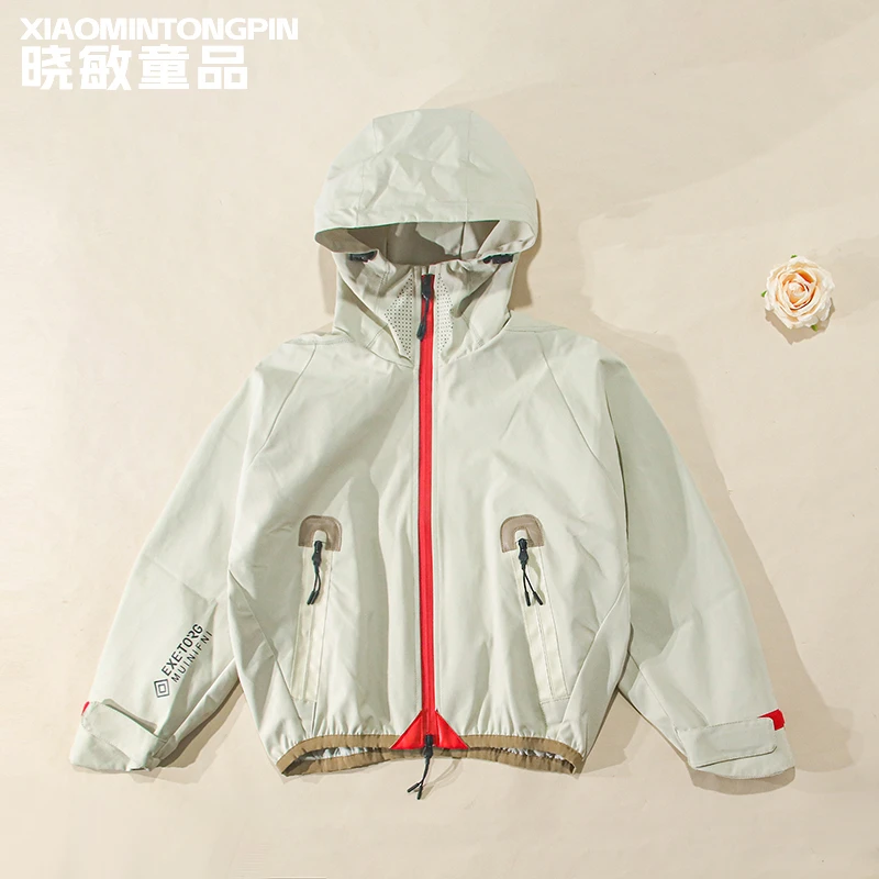 连帽冲锋衣外套3C3795