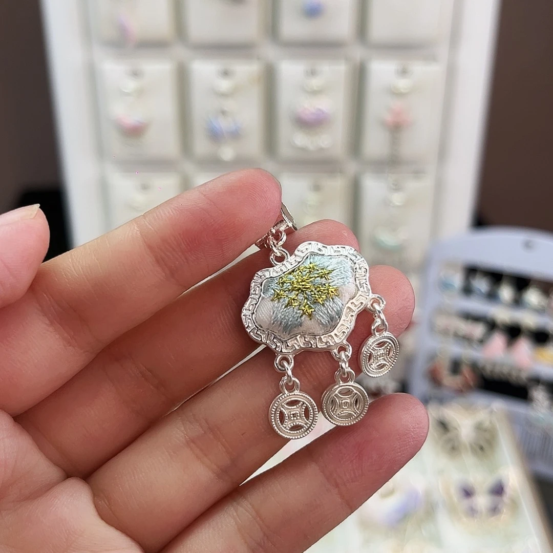 布艺合金如意吊坠