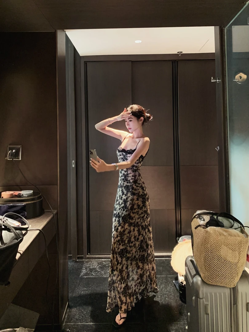 美式复古蕾丝拼接印花抹胸吊带长裙夏季新款露背修身连衣裙女装潮