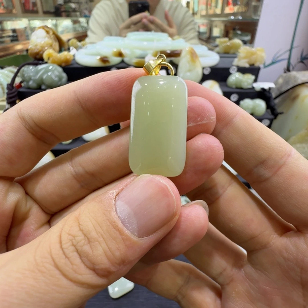 和田玉银S925镶嵌吊坠(赠链)新疆和田玉随型