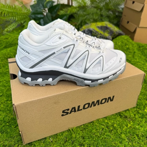 Salomon萨洛蒙 XT-Quest 复古户外低帮骑行徒步跑鞋 白色 410523