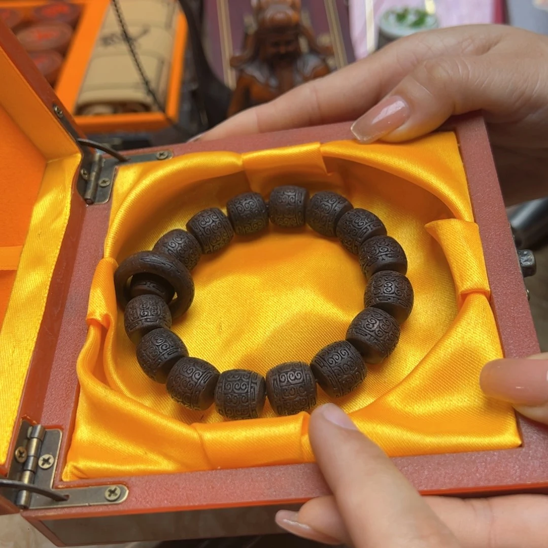 大叶紫檀（黑酸枝木类）