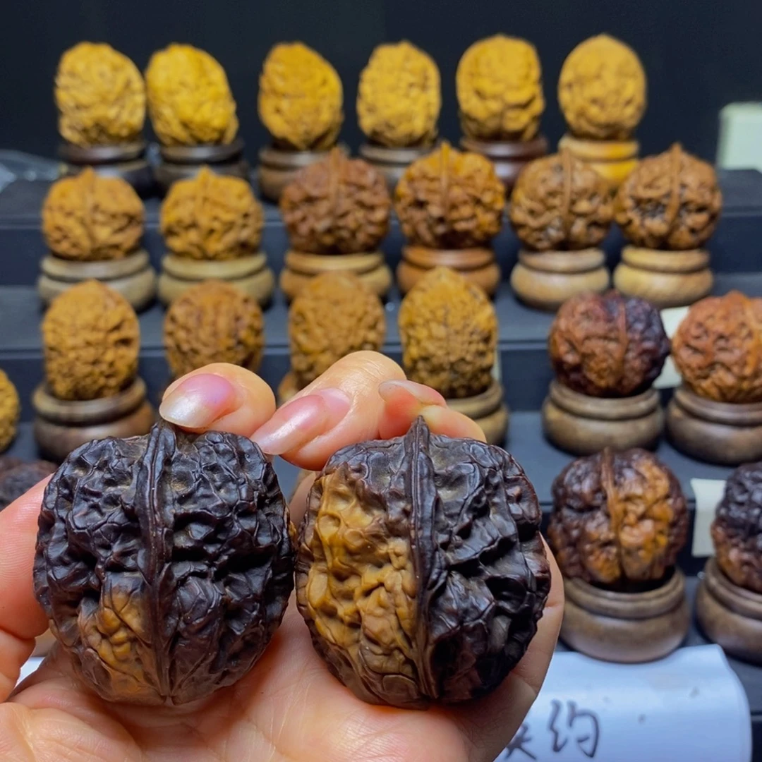 文玩核桃吊坠紫衣40