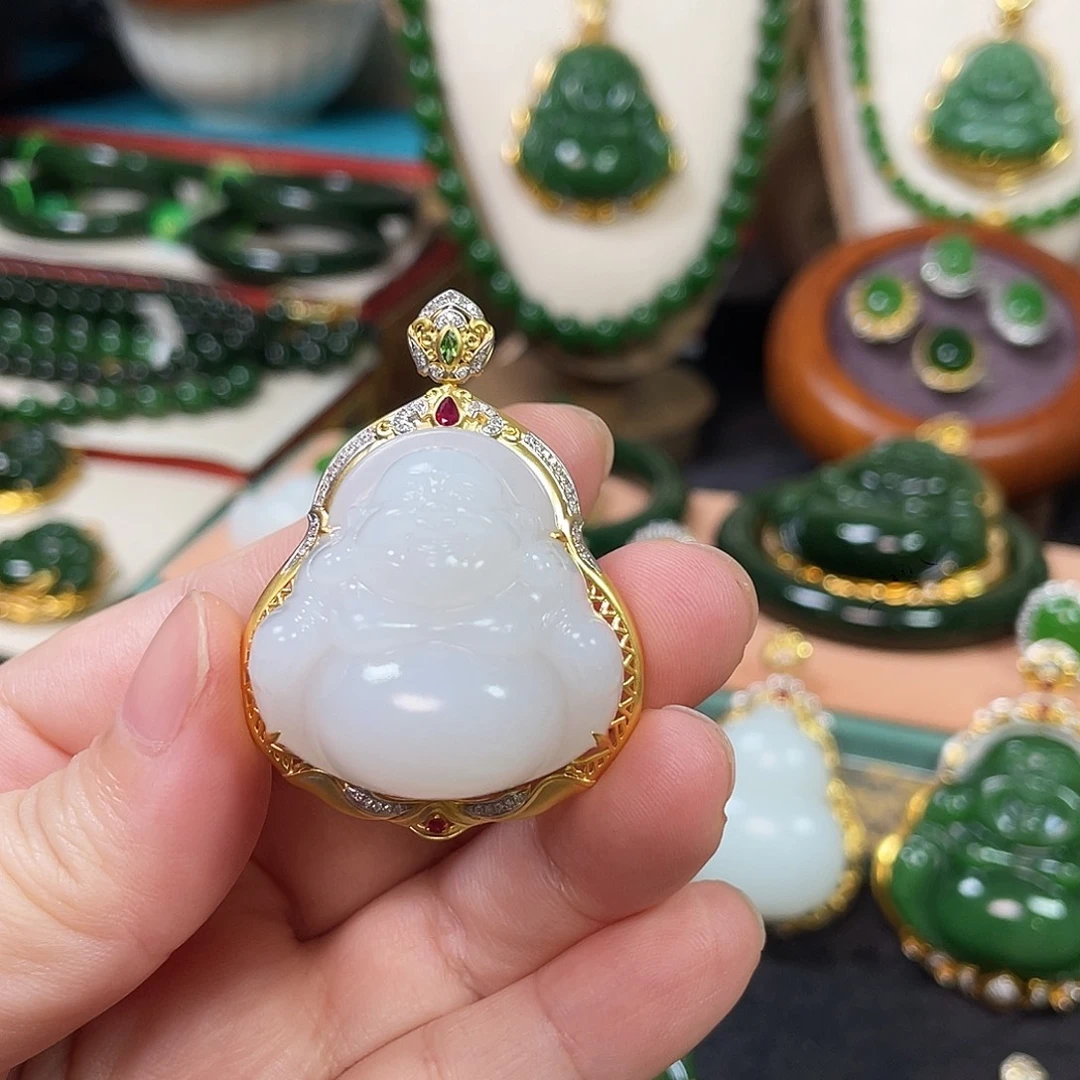 和田玉18K金镶嵌颈饰白玉佛公32