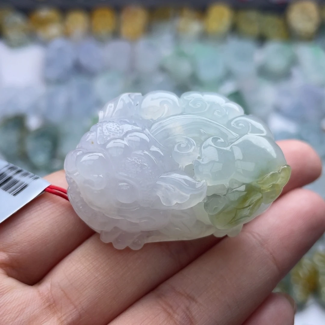 翡翠颈饰未镶嵌貔貅