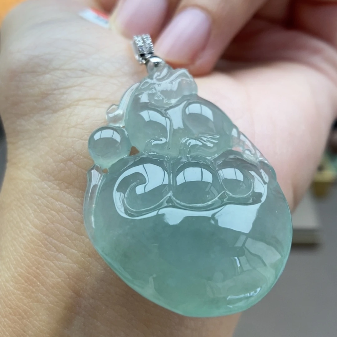 翡翠18K金镶嵌颈饰吊坠85