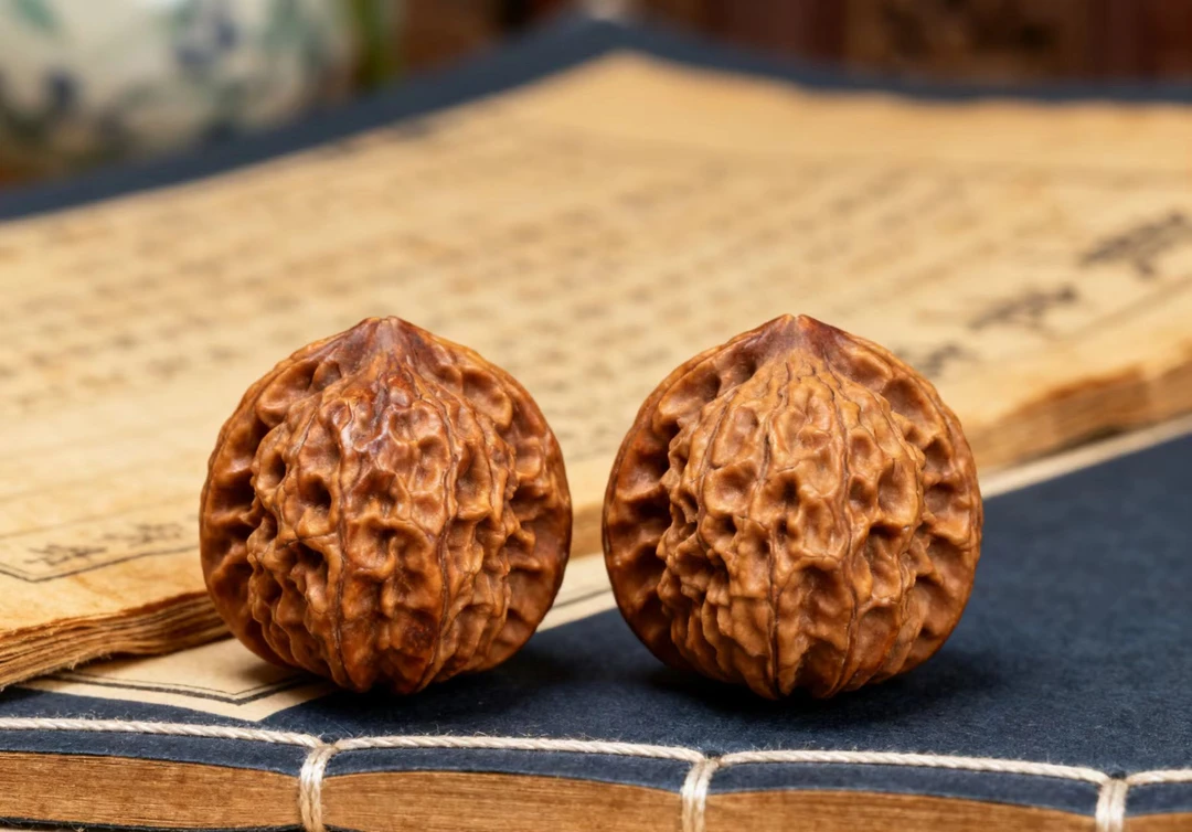 文玩核桃一对随机抽取