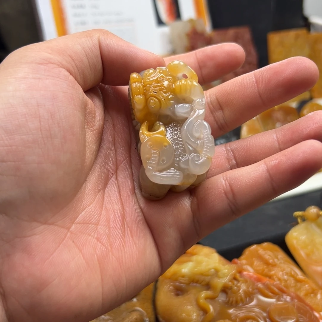 石英质玉（黄龙玉）未镶嵌多样性发货，发其一